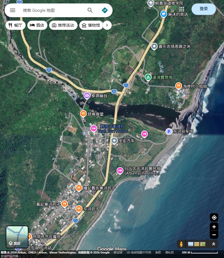 东河聚落、马武溪入海口与海岸;河口形态可能变化。 Google Maps卫星图;2026-09-10查看,北向上。